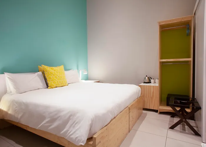 Mojo Hotel & Market
