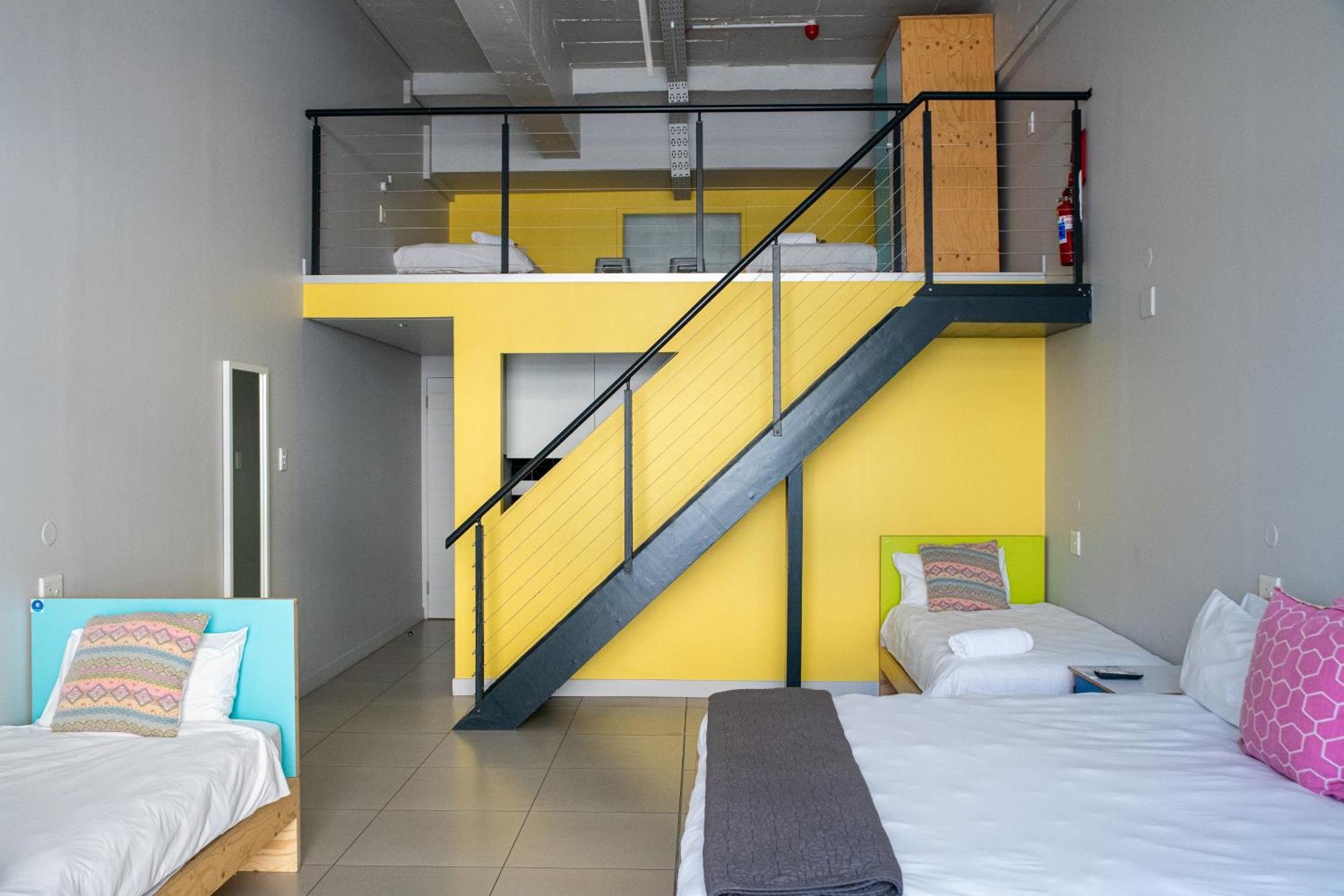Mojo Hotel & Market Hotel