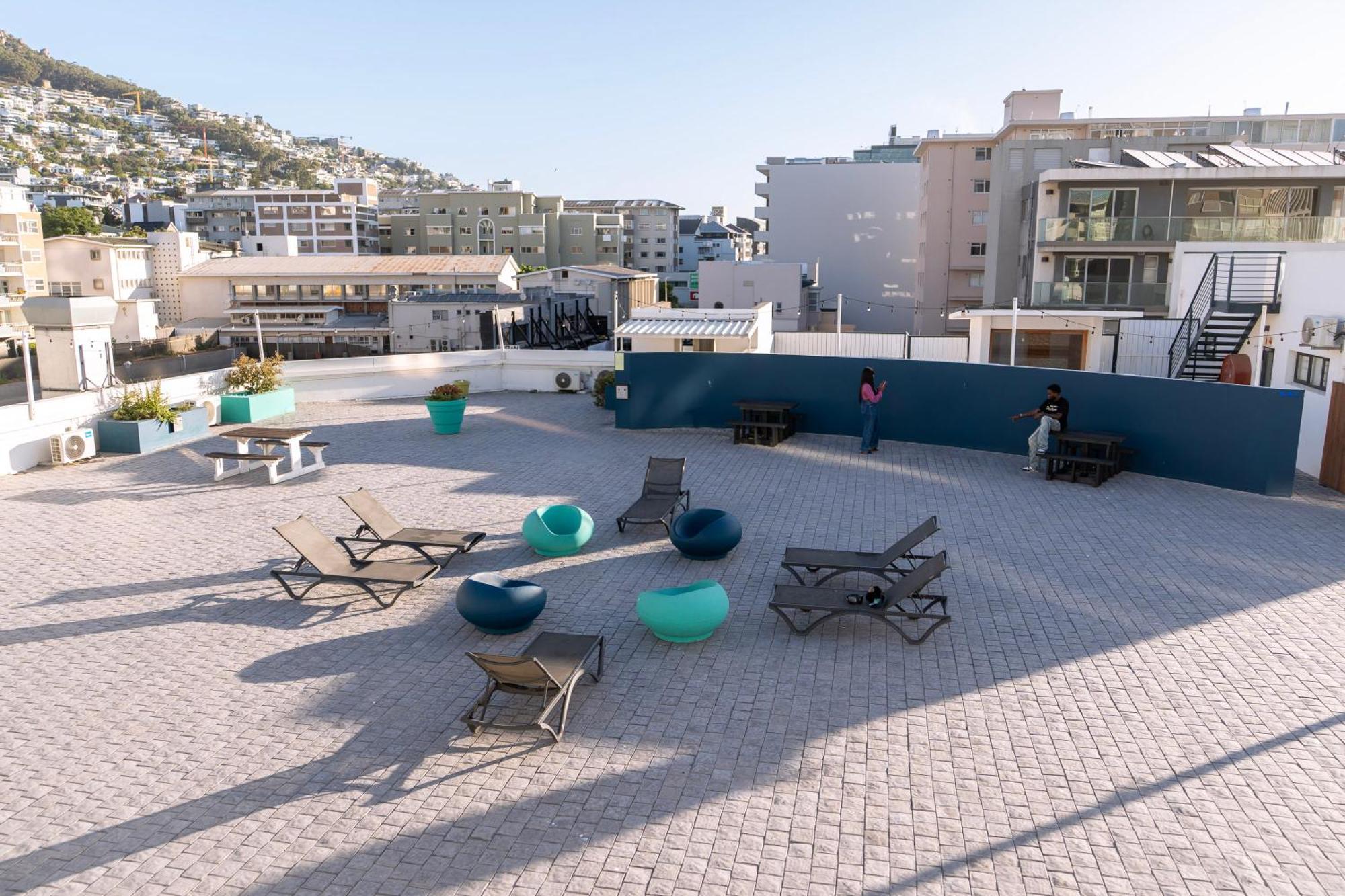 Mojo Hotel & Market