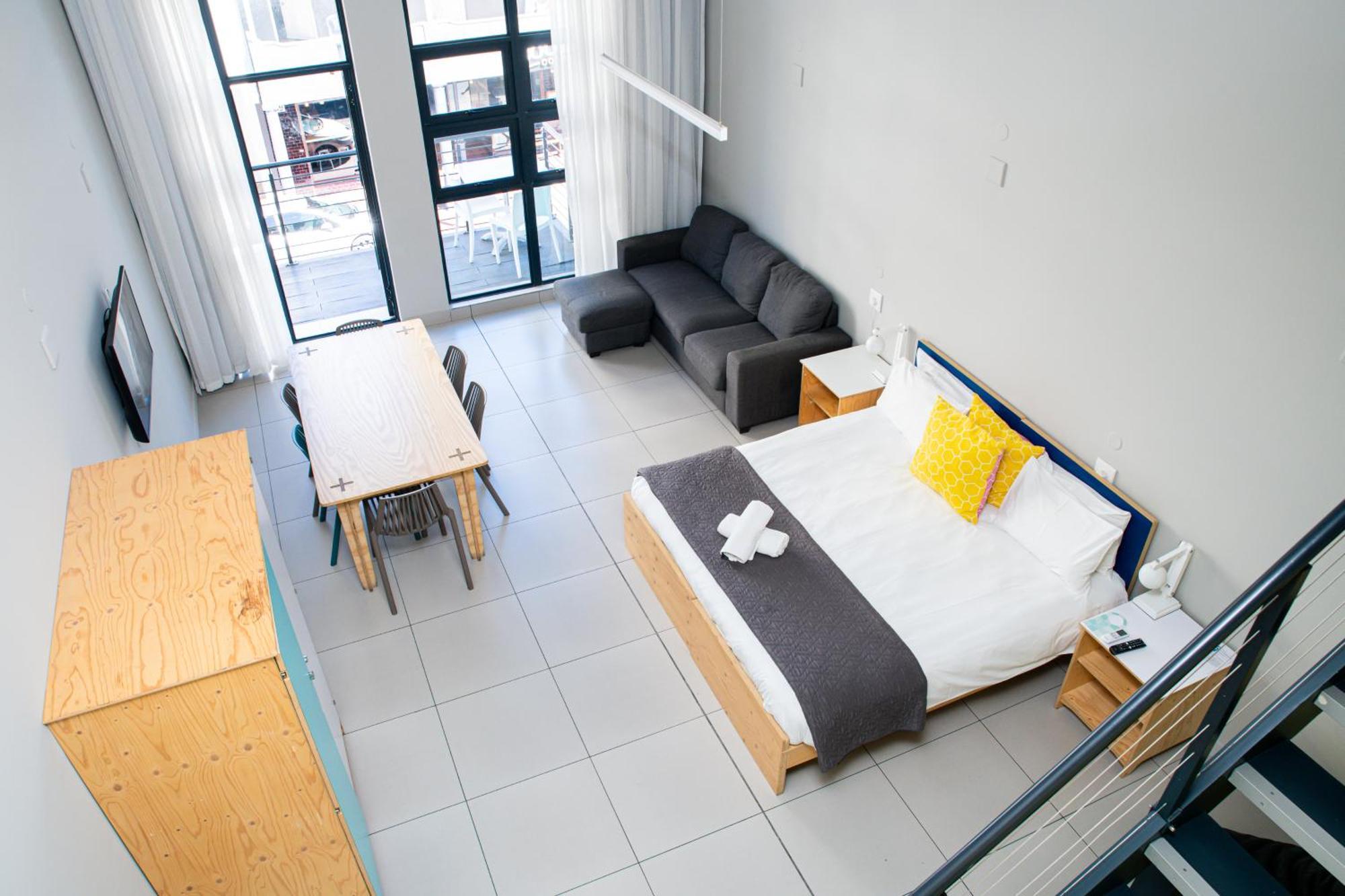 Mojo & Market Hotel 3*