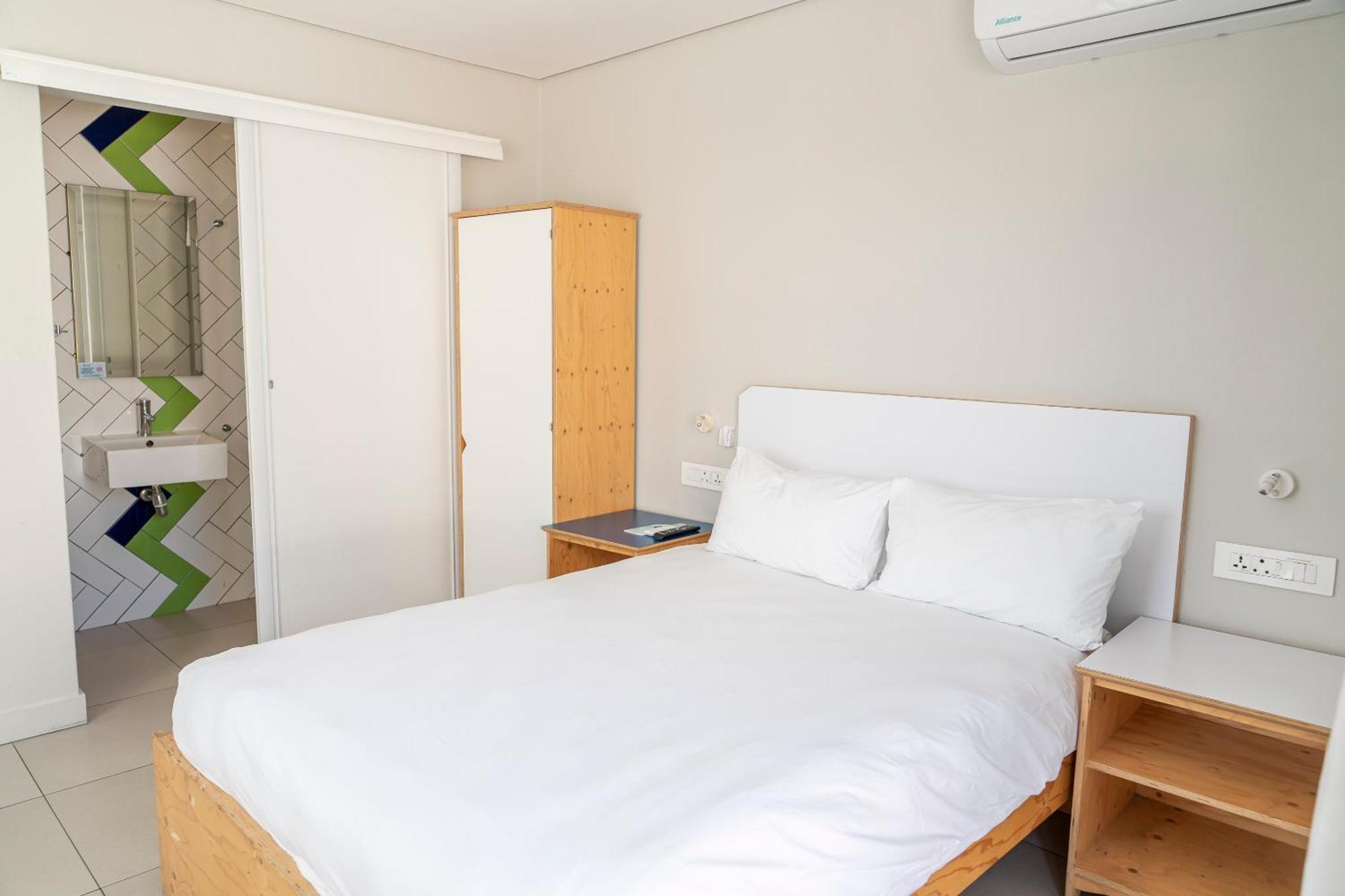 Mojo Hotel & Market 3*