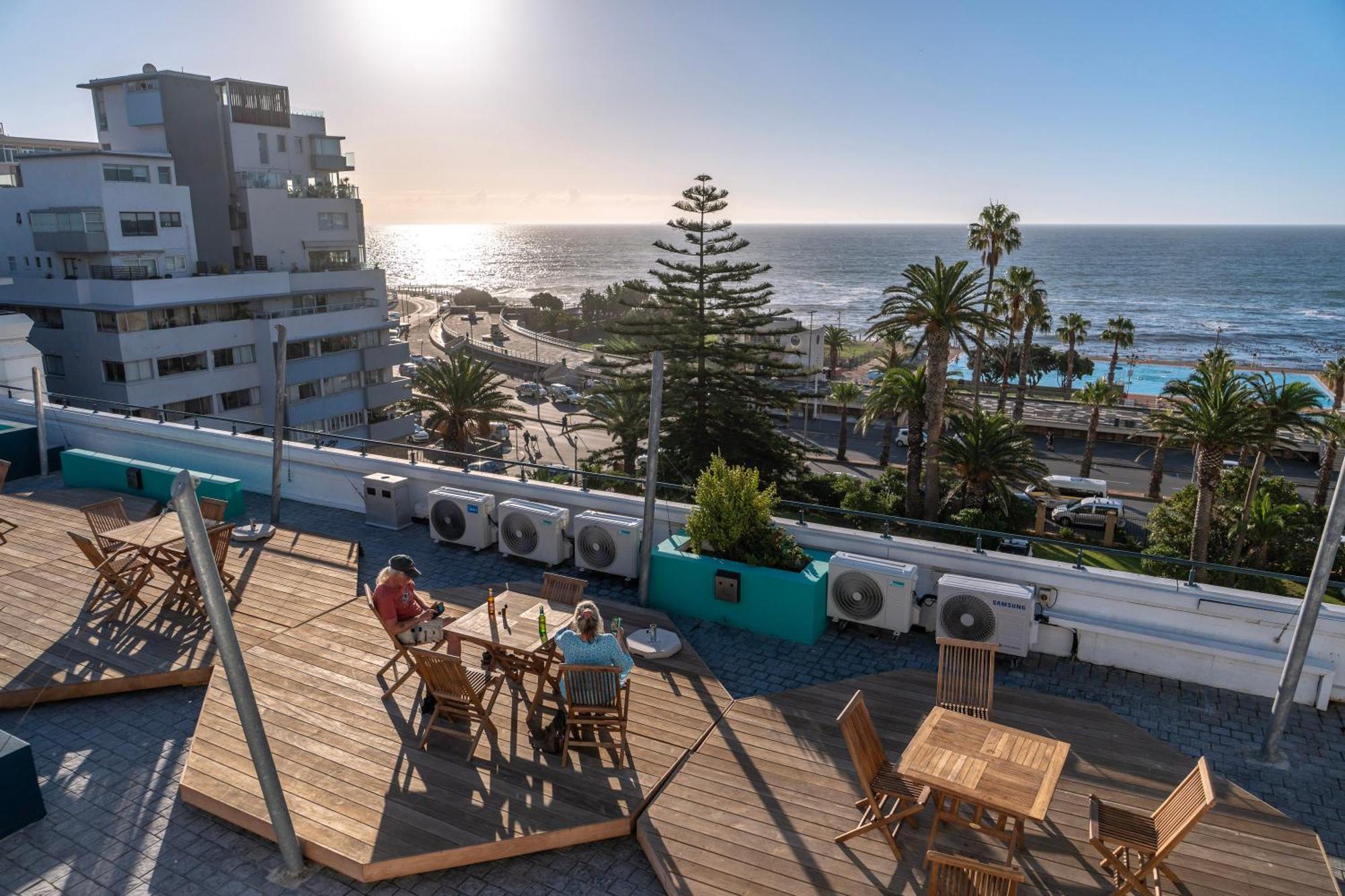 Mojo & Market Hotel