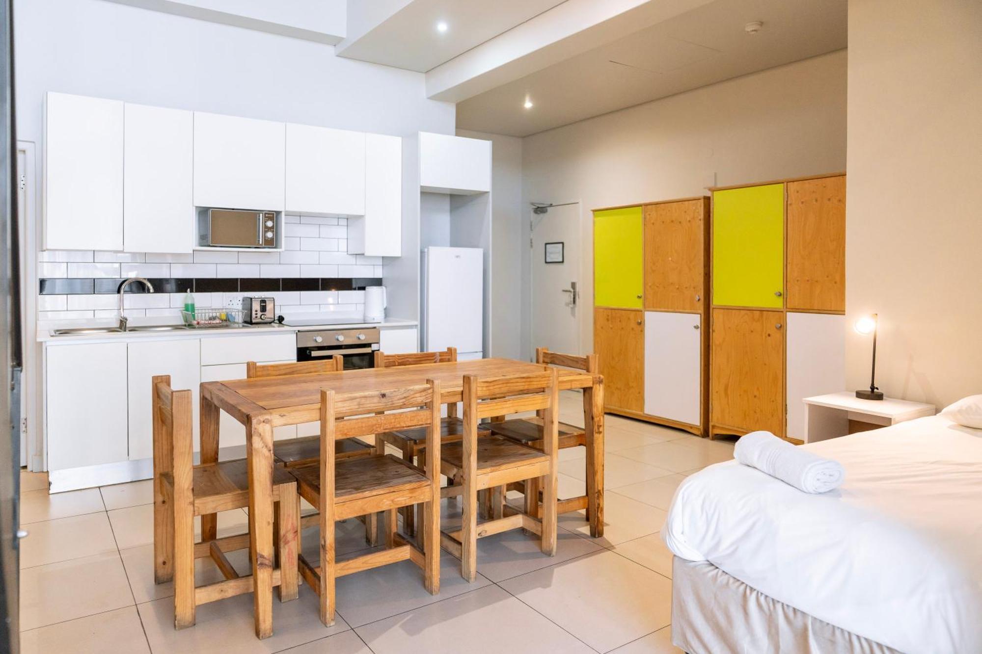Hotel Mojo & Market 3*